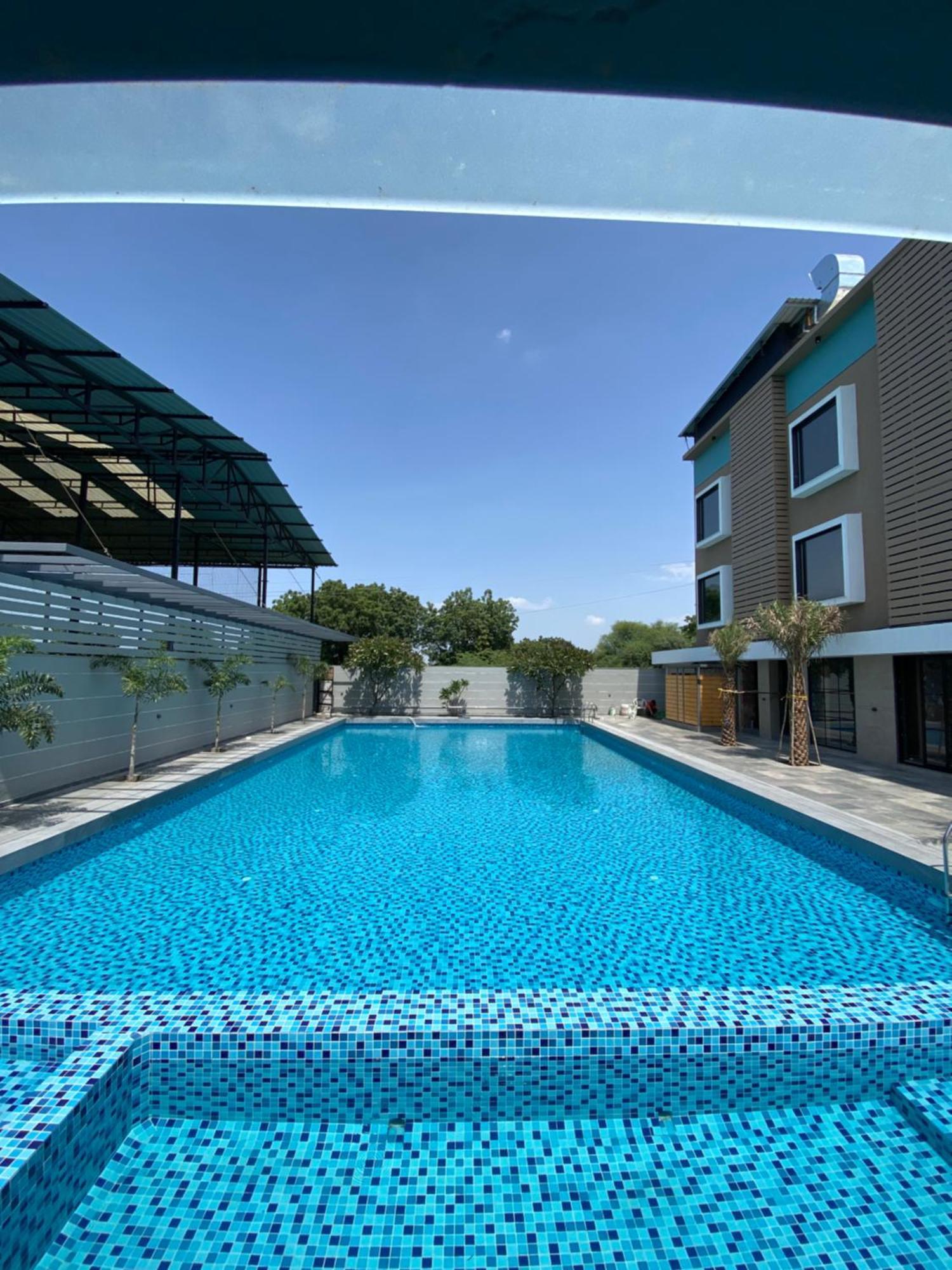 The Pavilion Park Resort Malegaon Luaran gambar
